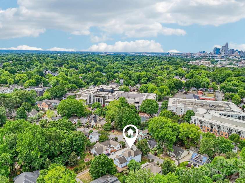 611 37th Street, Charlotte, NC 28205.  MLS# CAR4379542, YatesRealty ID 22449. 