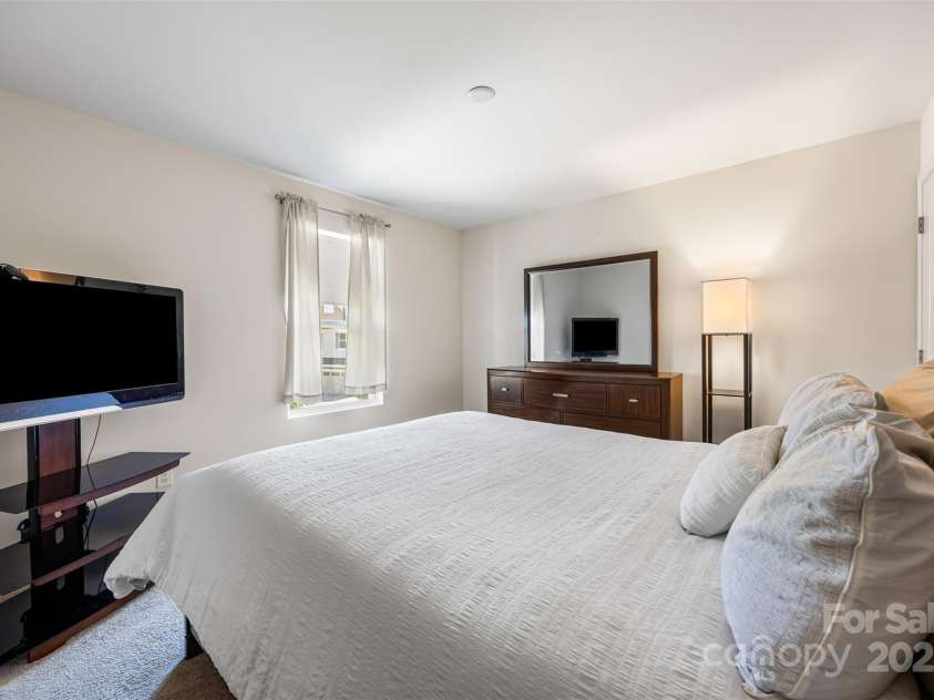 352 Nantucket Way, Rock Hill, SC 29732.  MLS# CAR4234886, YatesRealty ID 22450. Bedroom 3