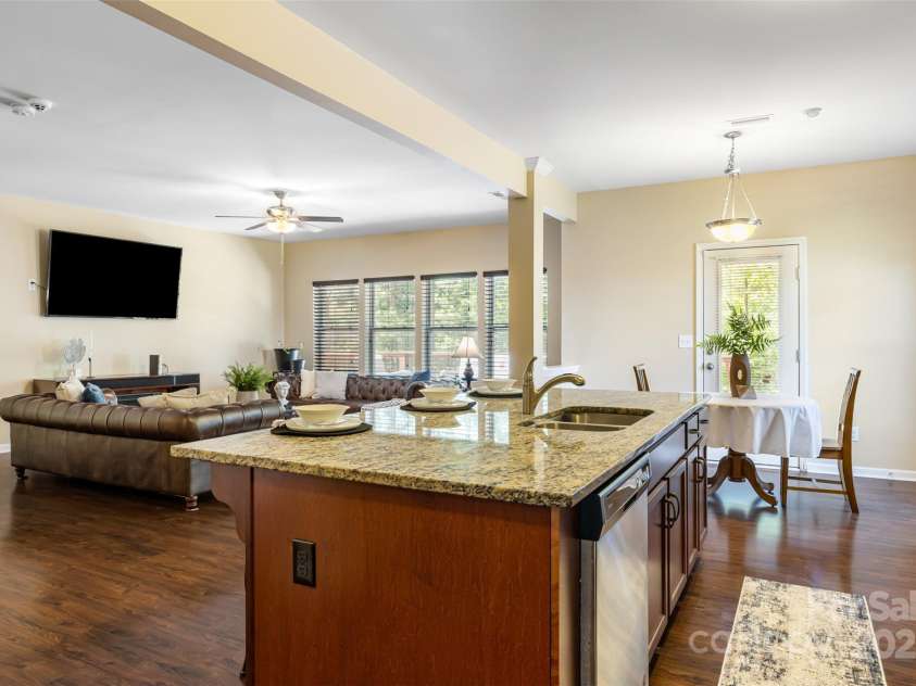 352 Nantucket Way, Rock Hill, SC 29732.  MLS# CAR4234886, YatesRealty ID 22450. Open concept
