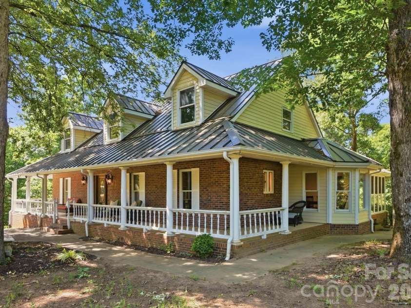 846 Windy Oaks Way, Van Wyck, SC 29720.  MLS# CAR4372947, YatesRealty ID 22450. 