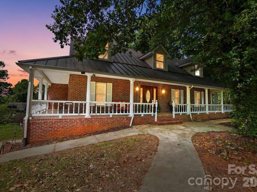 846 Windy Oaks Way, Van Wyck, SC 29720.  MLS# CAR4372947, YatesRealty ID 22450. 