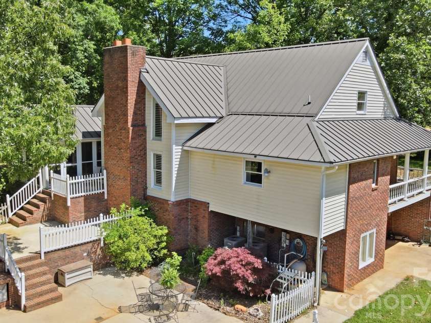 846 Windy Oaks Way, Van Wyck, SC 29720.  MLS# CAR4372947, YatesRealty ID 22450. 