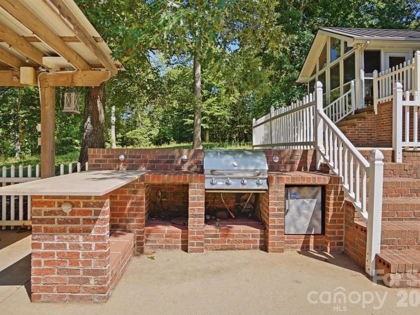 846 Windy Oaks Way, Van Wyck, SC 29720.  MLS# CAR4372947, YatesRealty ID 22450. 