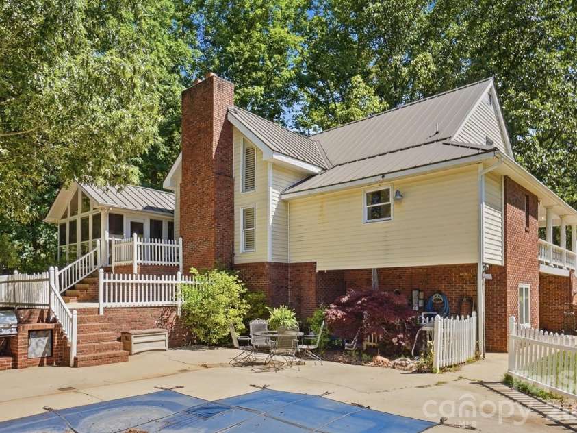 846 Windy Oaks Way, Van Wyck, SC 29720.  MLS# CAR4372947, YatesRealty ID 22450. 