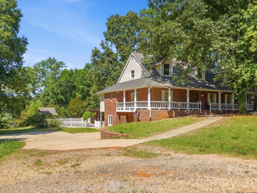846 Windy Oaks Way, Van Wyck, SC 29720.  MLS# CAR4372947, YatesRealty ID 22450. 