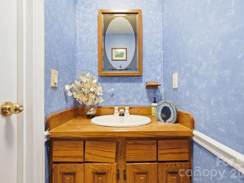 846 Windy Oaks Way, Van Wyck, SC 29720.  MLS# CAR4372947, YatesRealty ID 22450. Half bath on main 