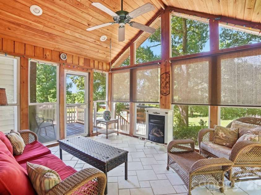 846 Windy Oaks Way, Van Wyck, SC 29720.  MLS# CAR4372947, YatesRealty ID 22450. Sun Room 