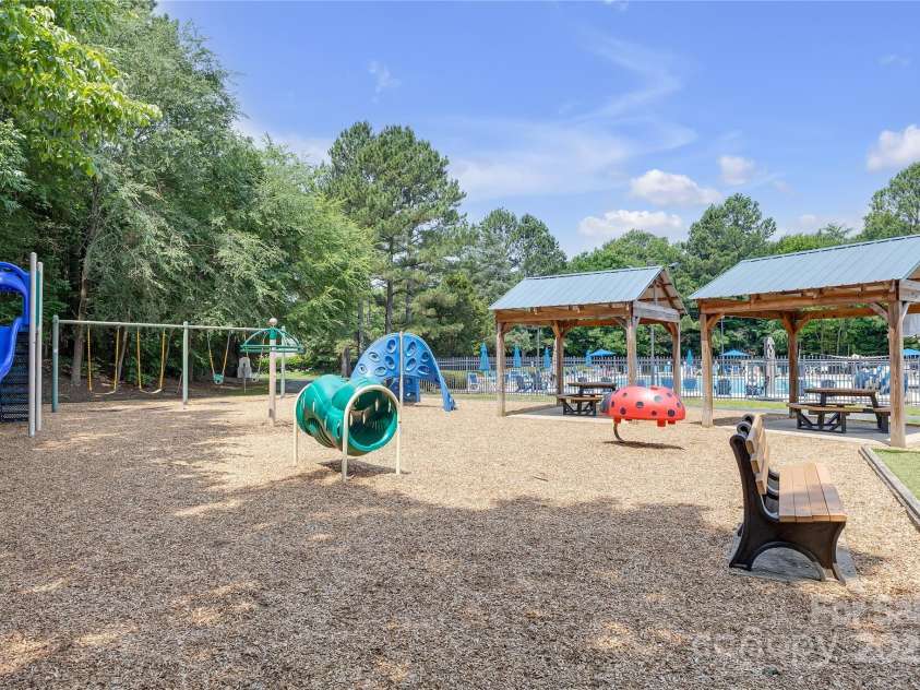 12303 Shadow Ridge Lane, Charlotte, NC 28273.  MLS# CAR4264466, YatesRealty ID 22451. Community Park