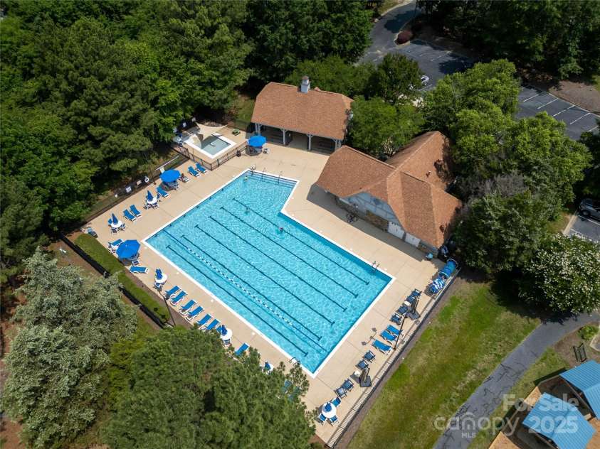 12303 Shadow Ridge Lane, Charlotte, NC 28273.  MLS# CAR4264466, YatesRealty ID 22451. Community Pool