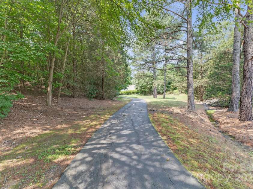 12303 Shadow Ridge Lane, Charlotte, NC 28273.  MLS# CAR4264466, YatesRealty ID 22451. Community Trail