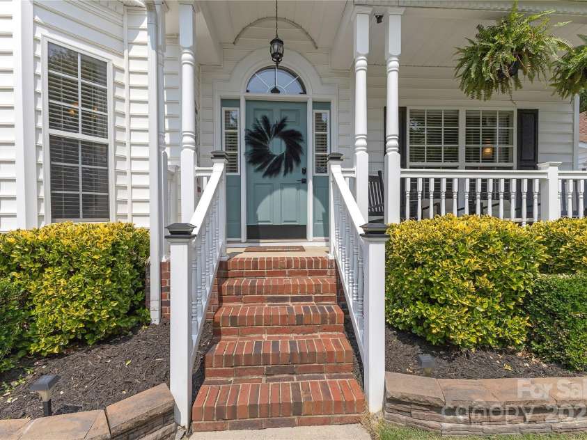 12303 Shadow Ridge Lane, Charlotte, NC 28273.  MLS# CAR4264466, YatesRealty ID 22451. Covered Porch