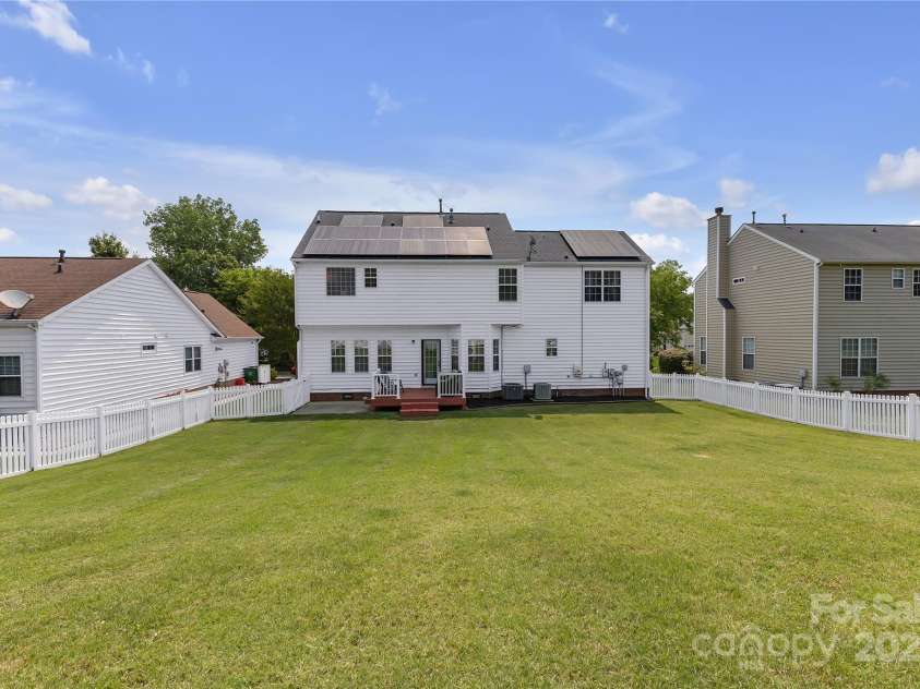 12303 Shadow Ridge Lane, Charlotte, NC 28273.  MLS# CAR4264466, YatesRealty ID 22451. Fenced Yard