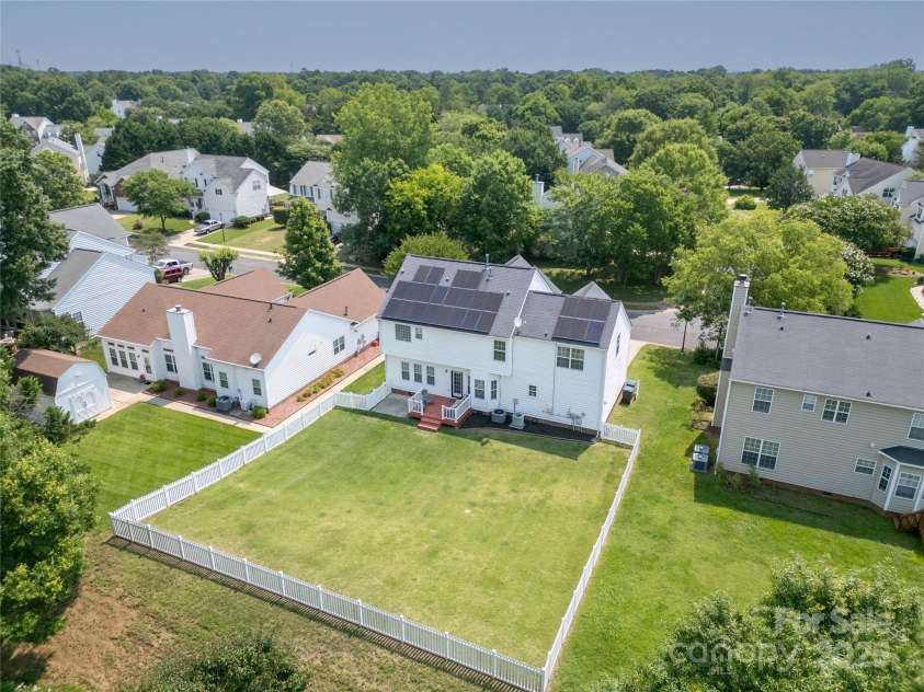12303 Shadow Ridge Lane, Charlotte, NC 28273.  MLS# CAR4264466, YatesRealty ID 22451. Fenced Yard