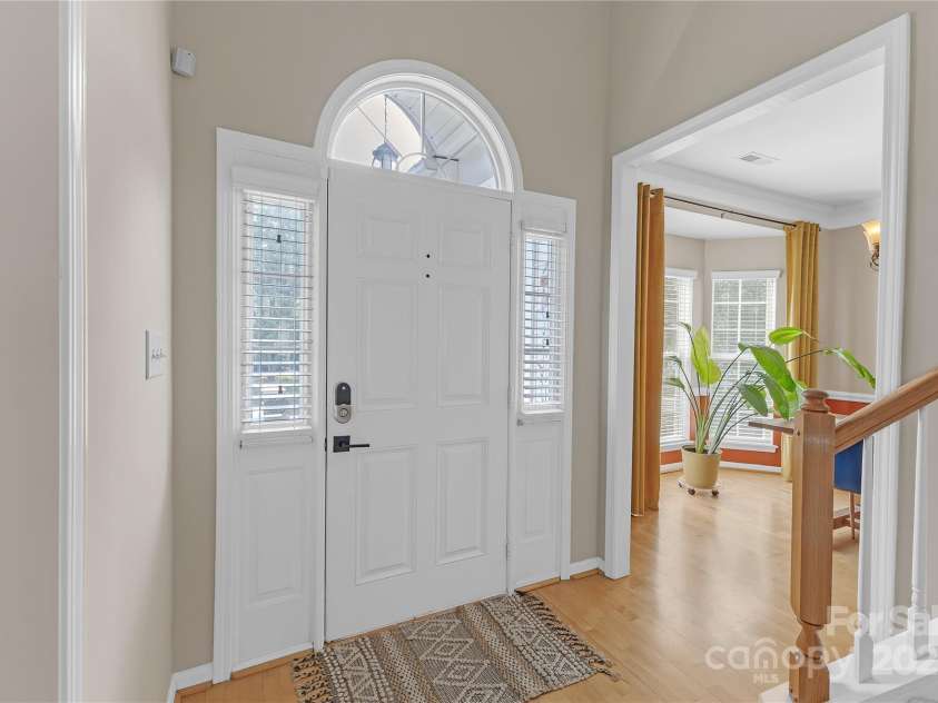 12303 Shadow Ridge Lane, Charlotte, NC 28273.  MLS# CAR4264466, YatesRealty ID 22451. Foyer