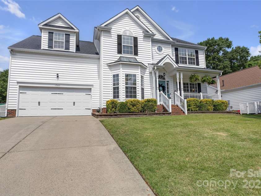 12303 Shadow Ridge Lane, Charlotte, NC 28273.  MLS# CAR4264466, YatesRealty ID 22451. Front of Home