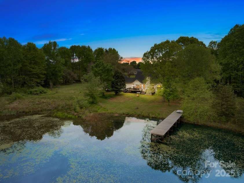 170 Della Drive, Statesville, NC 28625.  MLS# CAR4239883, YatesRealty ID 22452. 