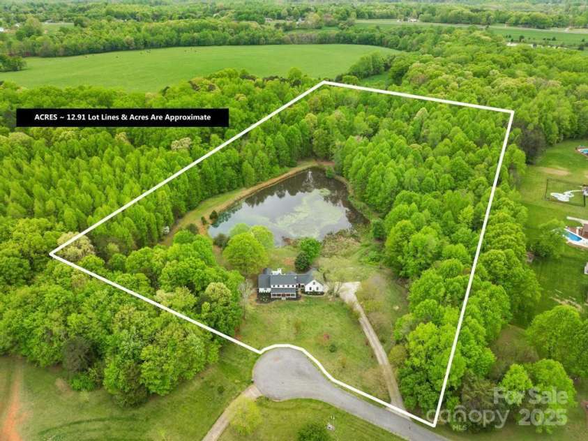 170 Della Drive, Statesville, NC 28625.  MLS# CAR4239883, YatesRealty ID 22452. 