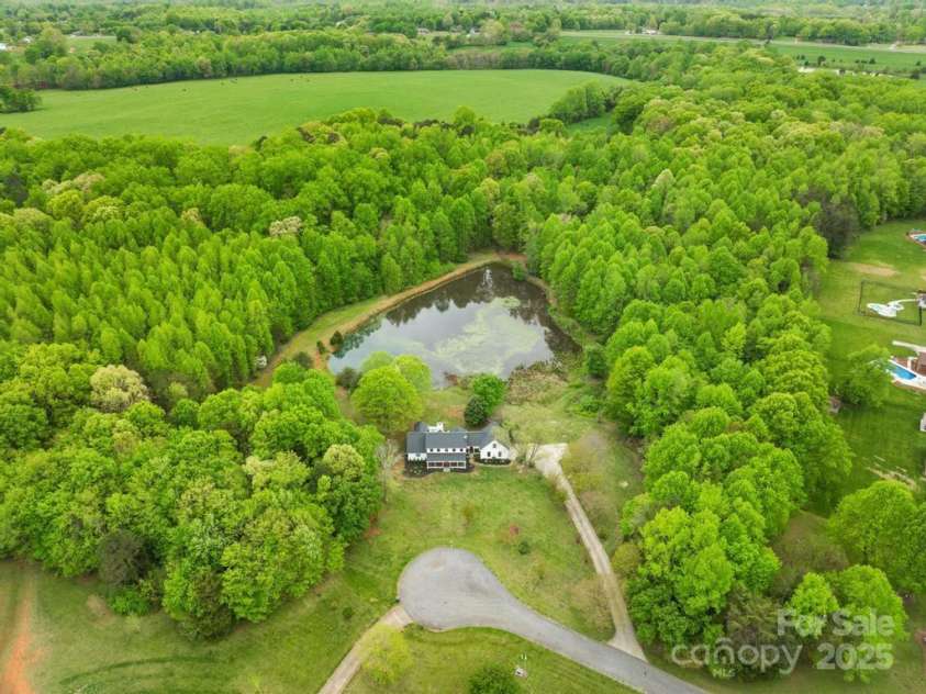 170 Della Drive, Statesville, NC 28625.  MLS# CAR4239883, YatesRealty ID 22452. 