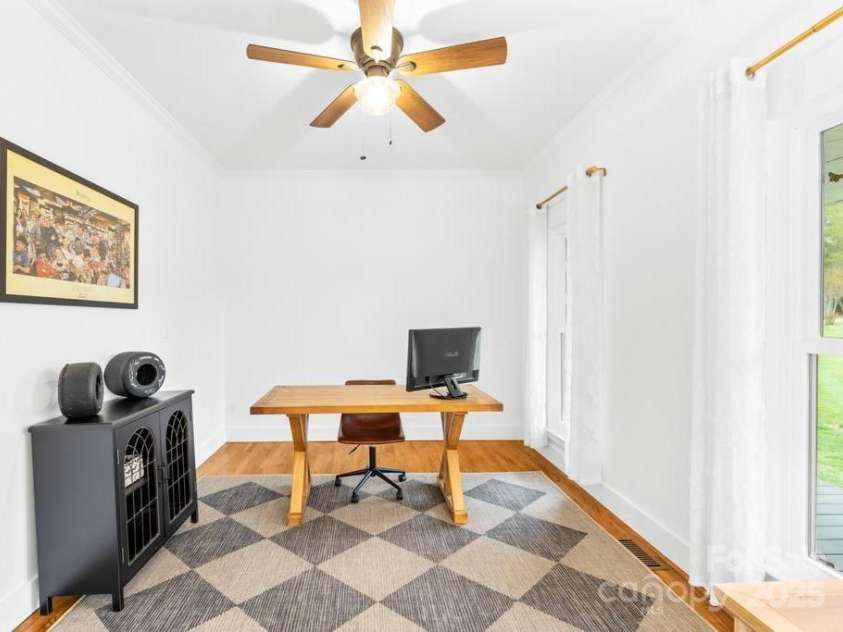 170 Della Drive, Statesville, NC 28625.  MLS# CAR4239883, YatesRealty ID 22452. 