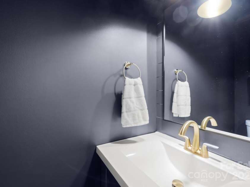 170 Della Drive, Statesville, NC 28625.  MLS# CAR4239883, YatesRealty ID 22452. 