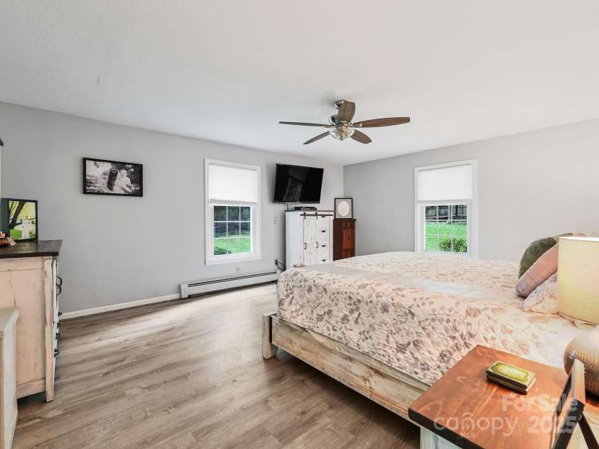 3221 Debbie Drive, Hendersonville, NC 28791.  MLS# CAR4255457, YatesRealty ID 22453. Large Primary Bedroom