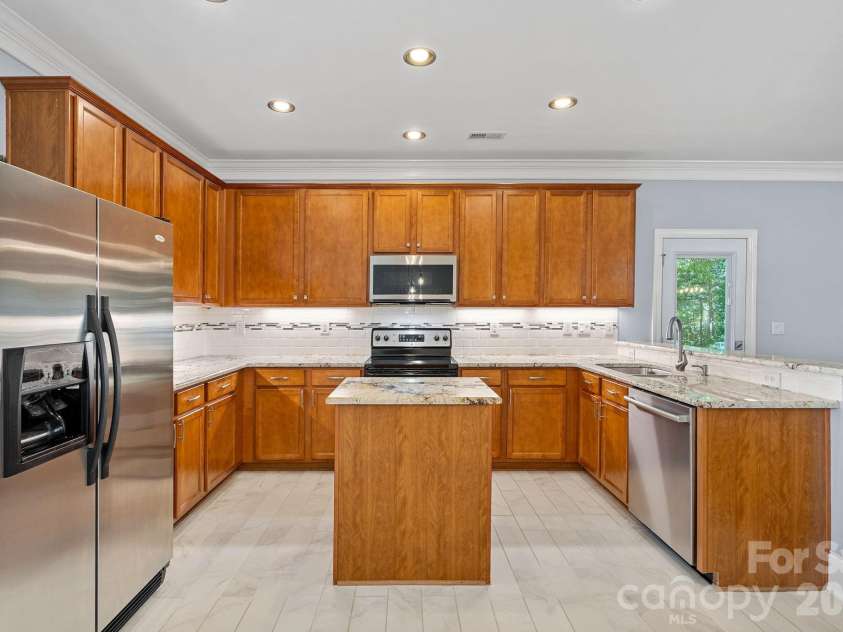 3951 Parkers Ferry Road, Fort Mill, SC 29715.  MLS# CAR4380191, YatesRealty ID 22453. 