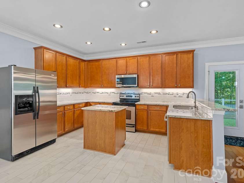 3951 Parkers Ferry Road, Fort Mill, SC 29715.  MLS# CAR4380191, YatesRealty ID 22453. 