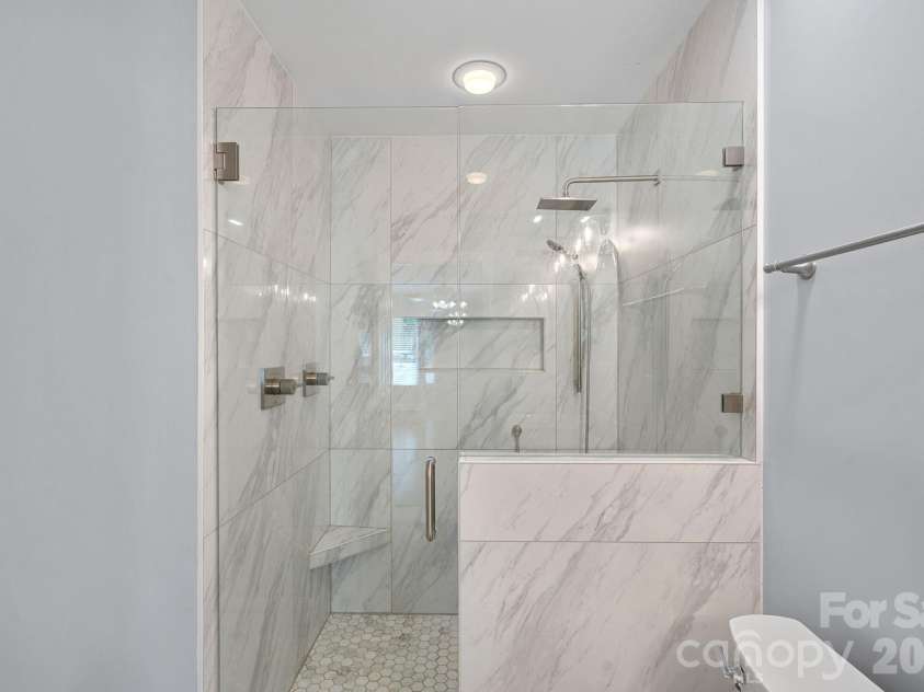 3951 Parkers Ferry Road, Fort Mill, SC 29715.  MLS# CAR4380191, YatesRealty ID 22453. 