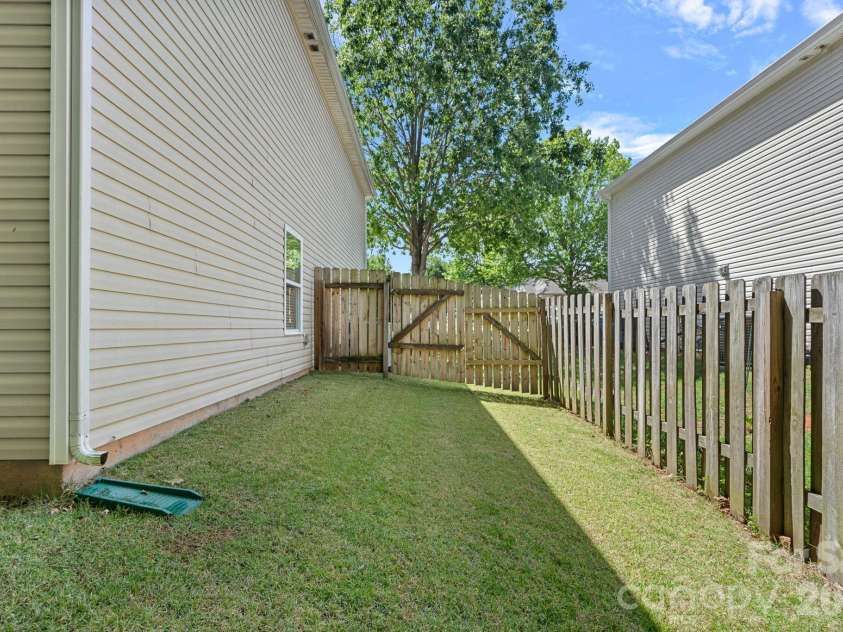 3951 Parkers Ferry Road, Fort Mill, SC 29715.  MLS# CAR4380191, YatesRealty ID 22453. 