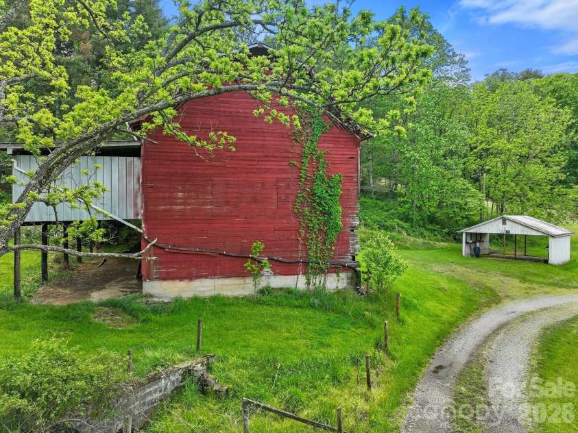 52 Will Smith Lane, Leicester, NC 28748.  MLS# CAR4379317, YatesRealty ID 22454. Red Barn