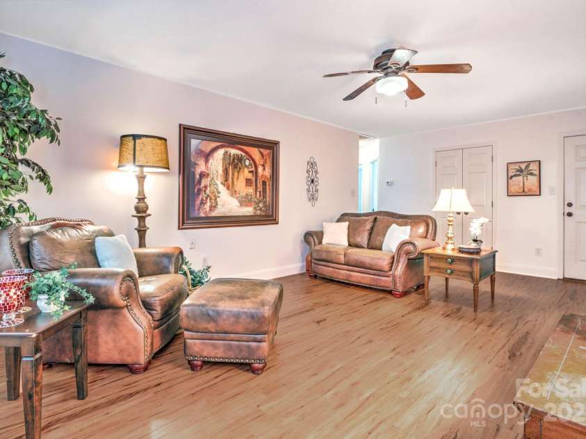 5437 Mallard Lane, Gastonia, NC 28052.  MLS# CAR4273563, YatesRealty ID 22454. 