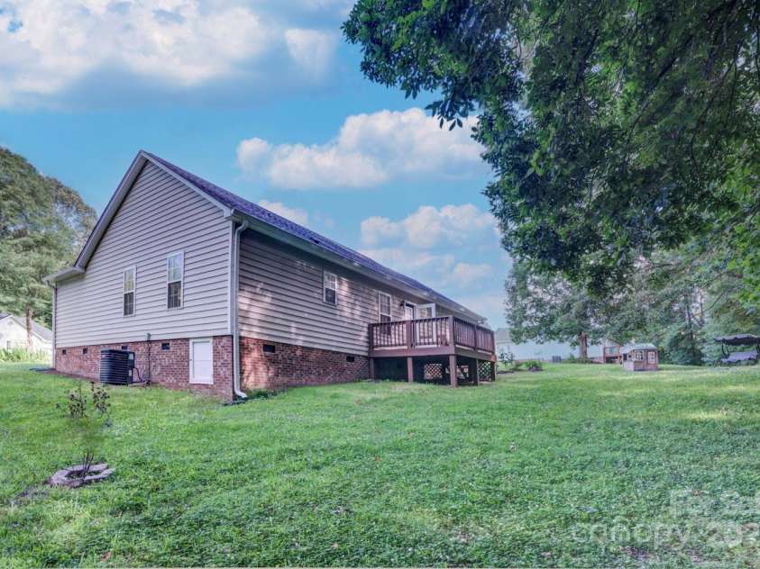 5437 Mallard Lane, Gastonia, NC 28052.  MLS# CAR4273563, YatesRealty ID 22454. 
