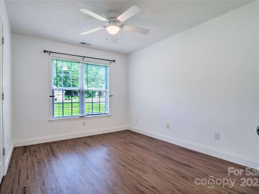 5437 Mallard Lane, Gastonia, NC 28052.  MLS# CAR4273563, YatesRealty ID 22454. 