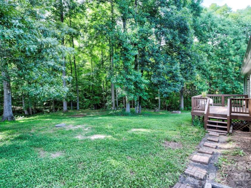 5437 Mallard Lane, Gastonia, NC 28052.  MLS# CAR4273563, YatesRealty ID 22454. 