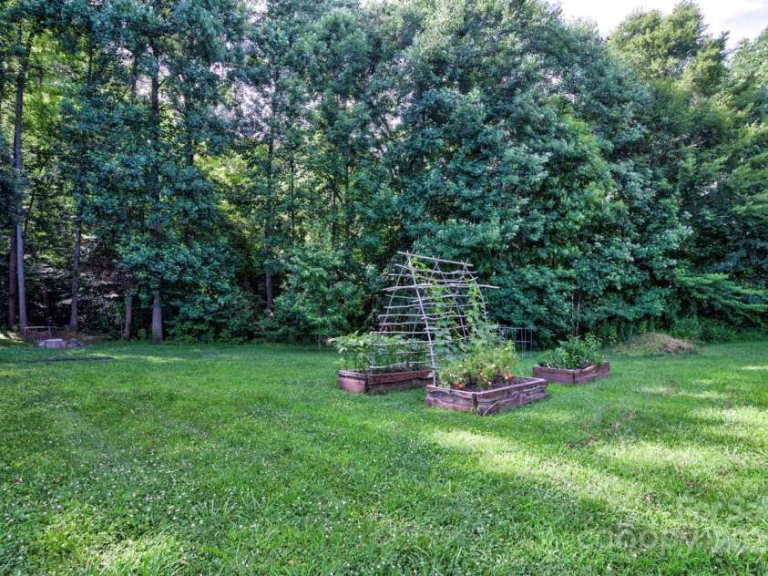 5437 Mallard Lane, Gastonia, NC 28052.  MLS# CAR4273563, YatesRealty ID 22454. 