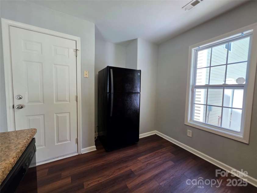 7315 Fig Lane, Charlotte, NC 28215.  MLS# CAR4273557, YatesRealty ID 22455. 