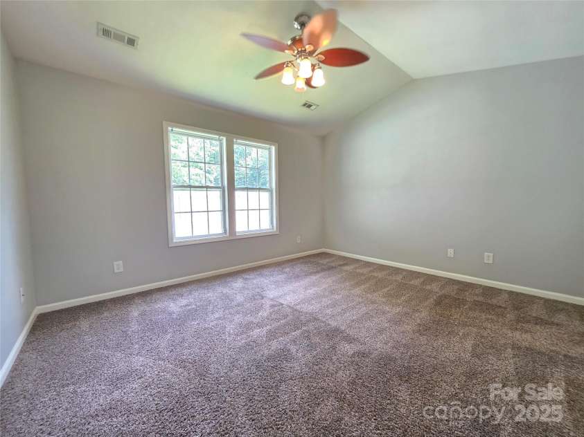 7315 Fig Lane, Charlotte, NC 28215.  MLS# CAR4273557, YatesRealty ID 22455. 