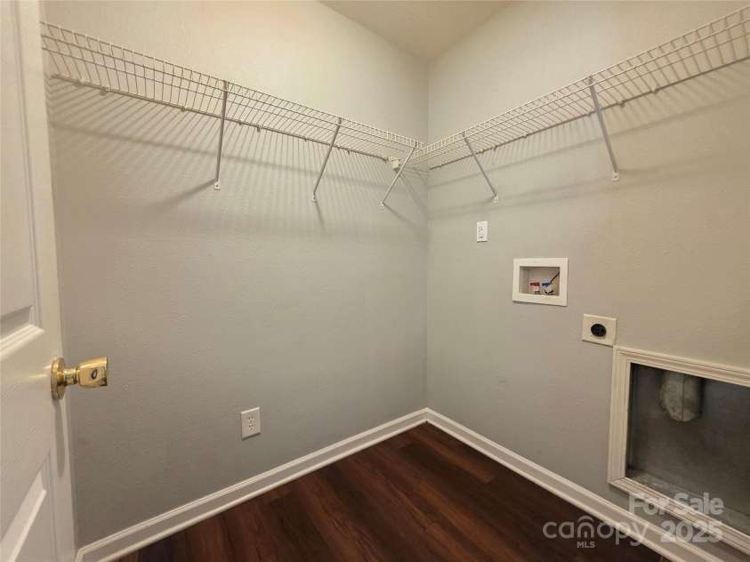 7315 Fig Lane, Charlotte, NC 28215.  MLS# CAR4273557, YatesRealty ID 22455. 