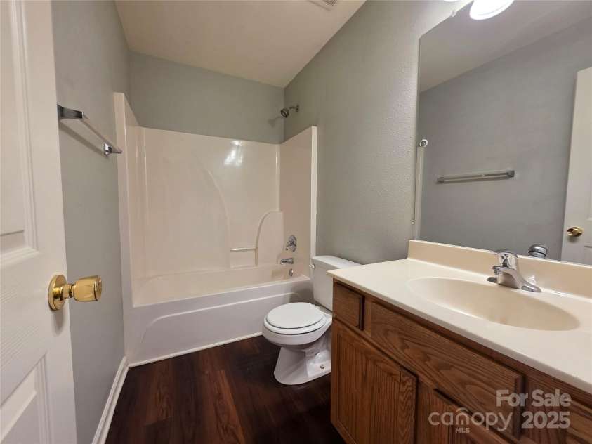 7315 Fig Lane, Charlotte, NC 28215.  MLS# CAR4273557, YatesRealty ID 22455. 