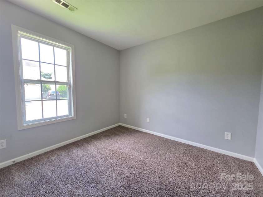 7315 Fig Lane, Charlotte, NC 28215.  MLS# CAR4273557, YatesRealty ID 22455. 