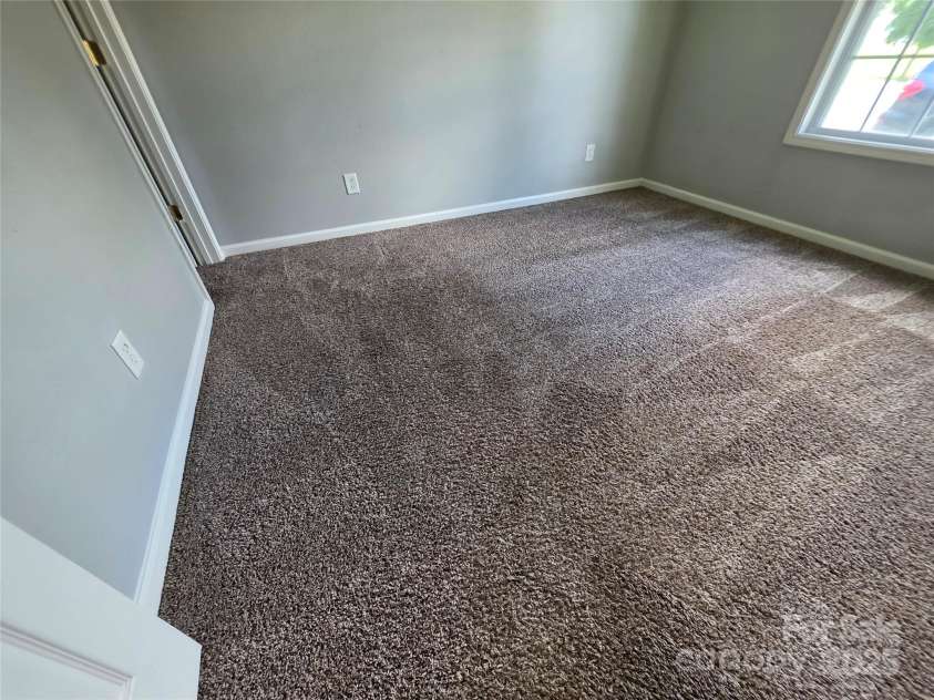7315 Fig Lane, Charlotte, NC 28215.  MLS# CAR4273557, YatesRealty ID 22455. 