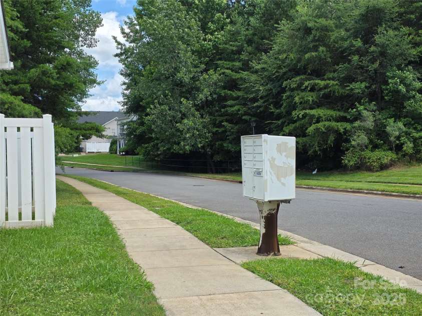 7315 Fig Lane, Charlotte, NC 28215.  MLS# CAR4273557, YatesRealty ID 22455. 