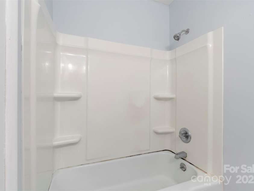 1075 Parkview Drive, Gastonia, NC 28054.  MLS# CAR4260732, YatesRealty ID 22456. 