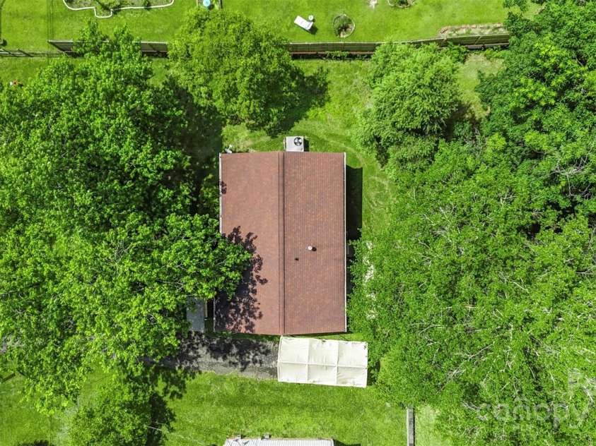 1075 Parkview Drive, Gastonia, NC 28054.  MLS# CAR4260732, YatesRealty ID 22456. 