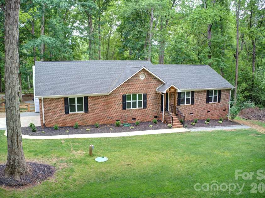 636 Wilderness Trail, Denver, NC 28037.  MLS# CAR4375379, YatesRealty ID 22456. 