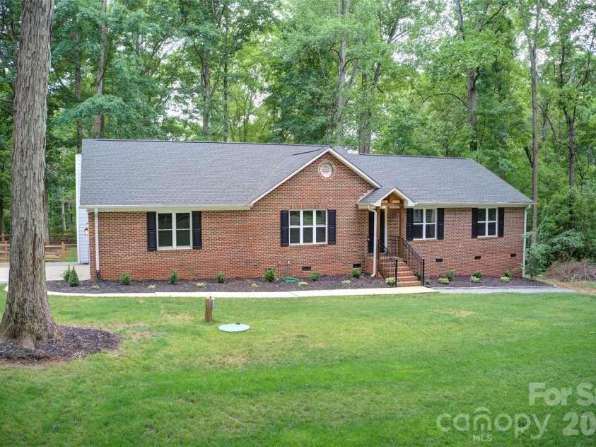 636 Wilderness Trail, Denver, NC 28037.  MLS# CAR4375379, YatesRealty ID 22456. 