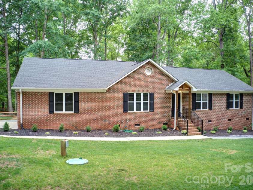 636 Wilderness Trail, Denver, NC 28037.  MLS# CAR4375379, YatesRealty ID 22456. 