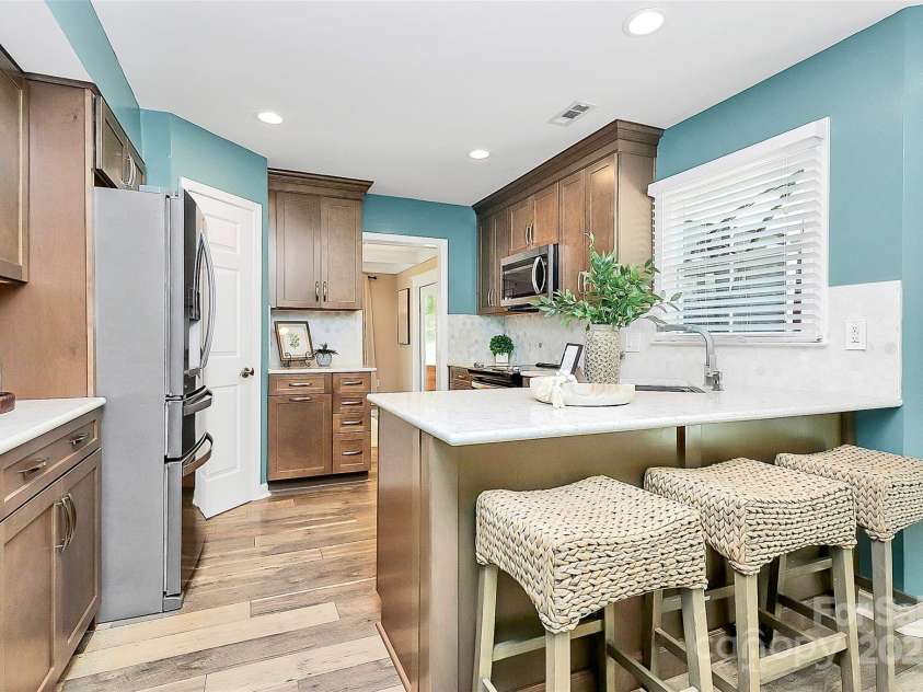 1011 Bydeford Court, Matthews, NC 28105.  MLS# CAR4266456, YatesRealty ID 22458. 