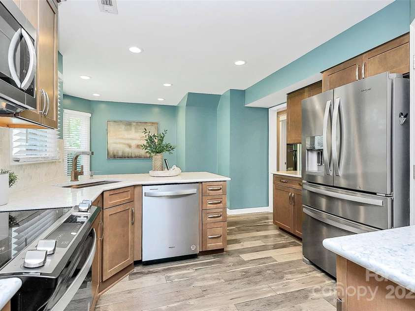 1011 Bydeford Court, Matthews, NC 28105.  MLS# CAR4266456, YatesRealty ID 22458. 