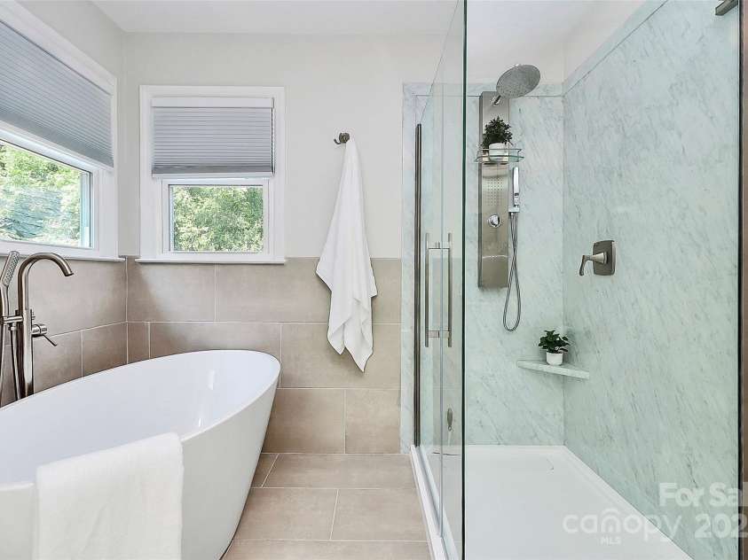 1011 Bydeford Court, Matthews, NC 28105.  MLS# CAR4266456, YatesRealty ID 22458. 